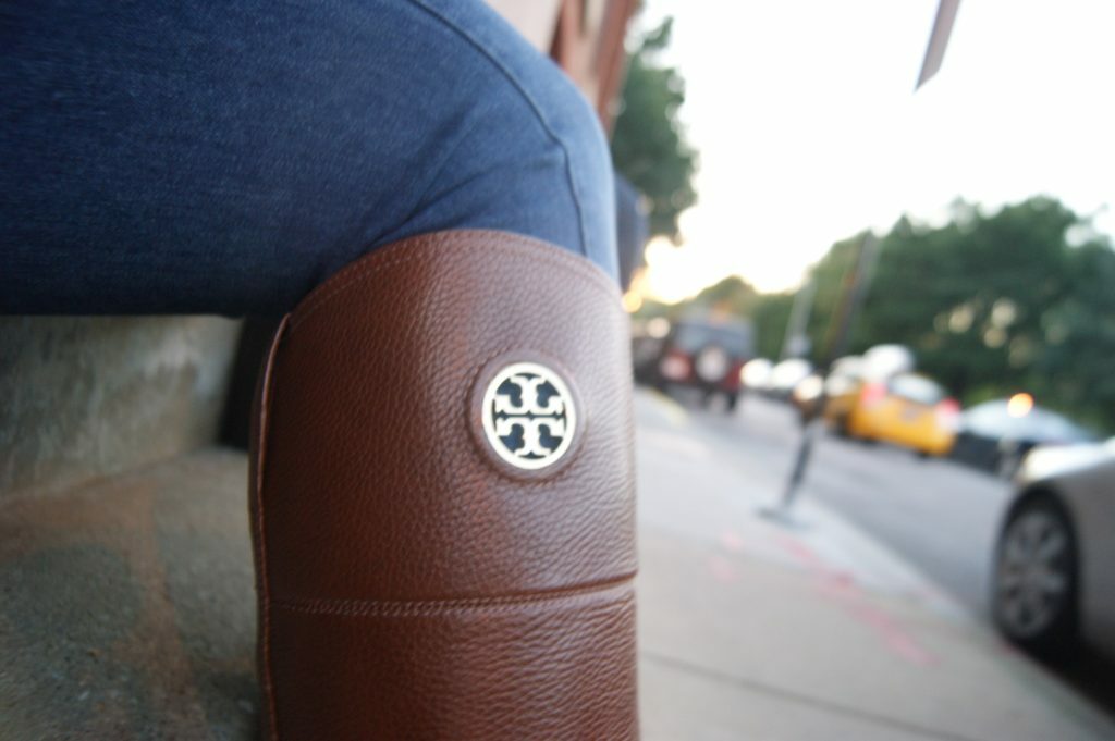 tory burch boots